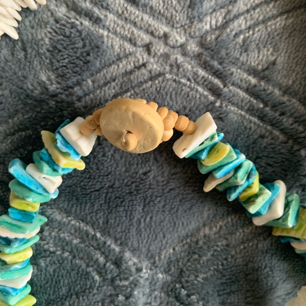 Mexico Shell Necklace - Picture 2 of 3